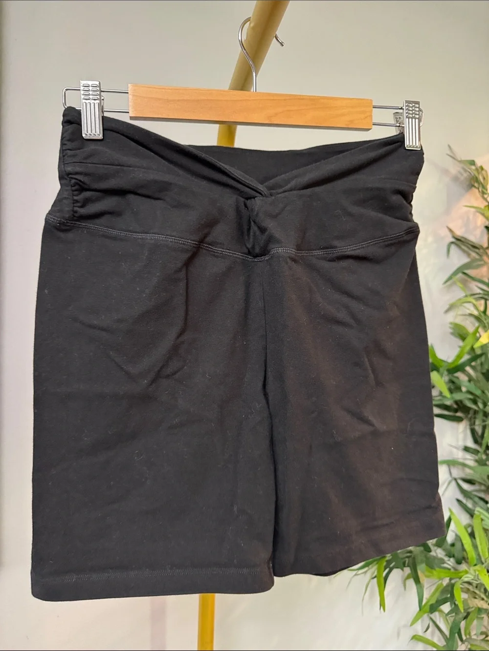 PINK Victoria's Secret Black High-Waist V-Front Bike Shorts EUC L